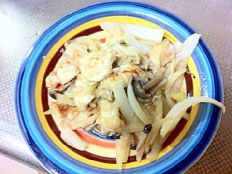 どっさりキノコとやわらか鶏胸肉の炒め物